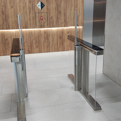 Me 305 Sensory Securrity Gate Swing Tripod Mairs Europe 1